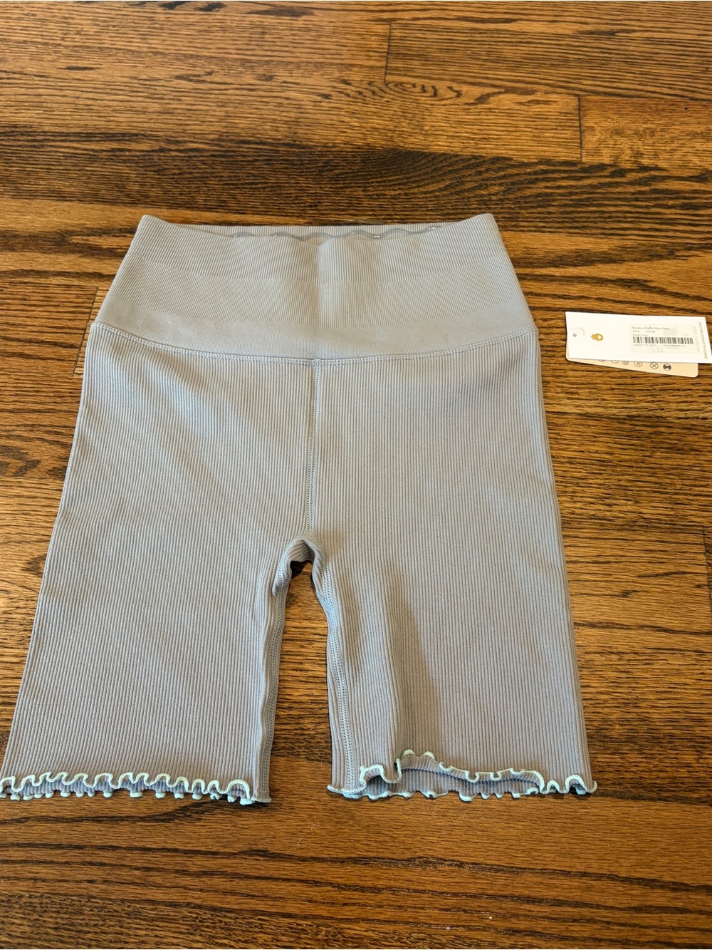 Spiritual Gangster Ruffle Biker Short Fossil Grey